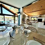 Air-conditioned House With Swimming Pool