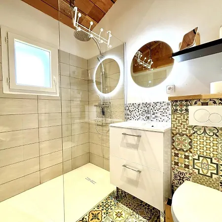 Villa Maison Climatisee Avec Piscine Au Coeur Du Bassin *